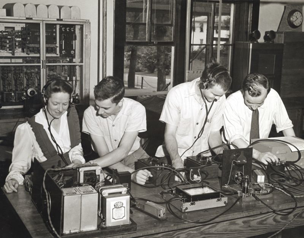 retro balck and white picture of lab students