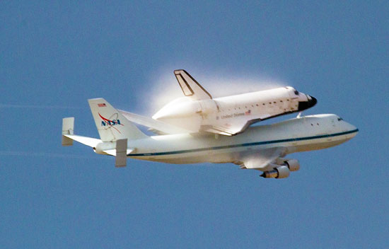 Endeavour flying on 747