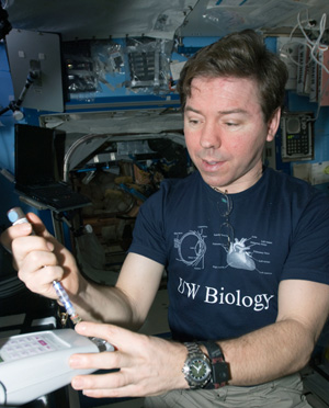  Mike Barratt measuring bacterial growth
