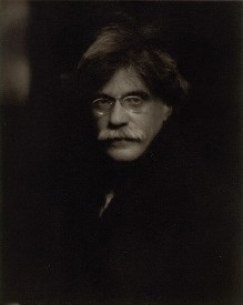 A Stieglitz self-portrait, 1907. 